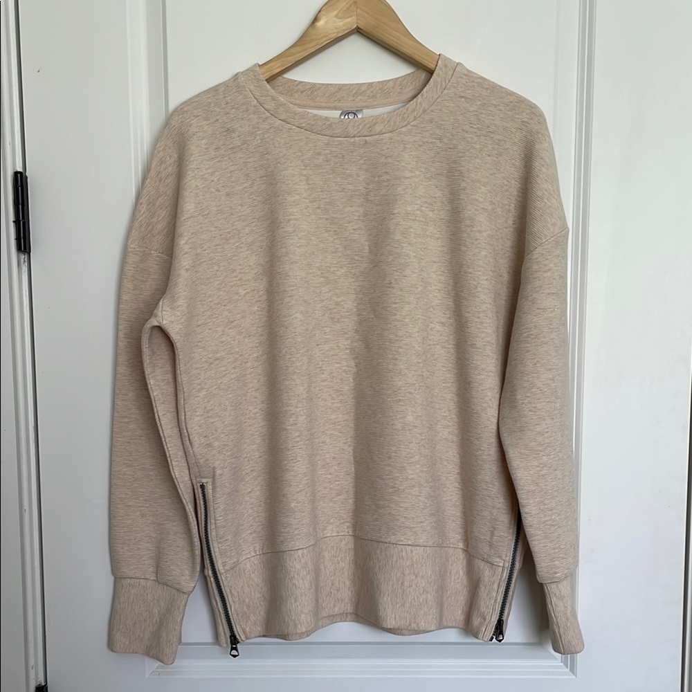 Tē Verde Women’s Crewneck Sweatshirt with Side Zippers Oatmeal M